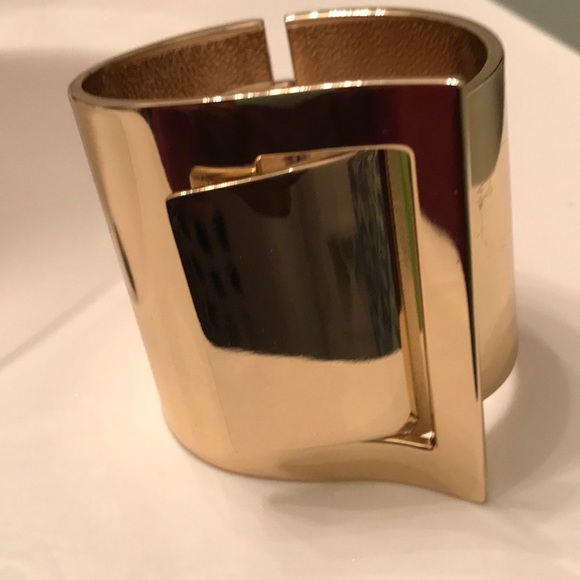 Jewelry - Picture 2 of 11